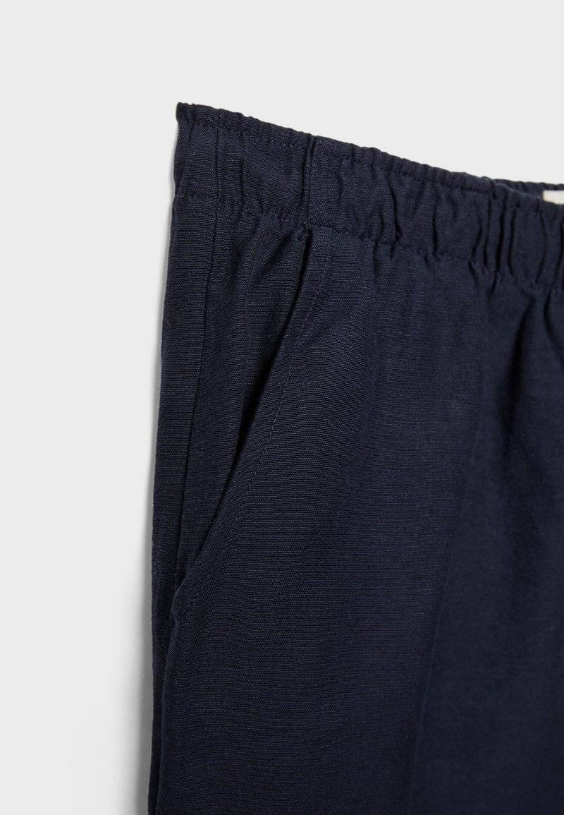 Stradivarius Stradivarius LOOSE-FITTING - Trousers - dark blue Clearance-Verkauf