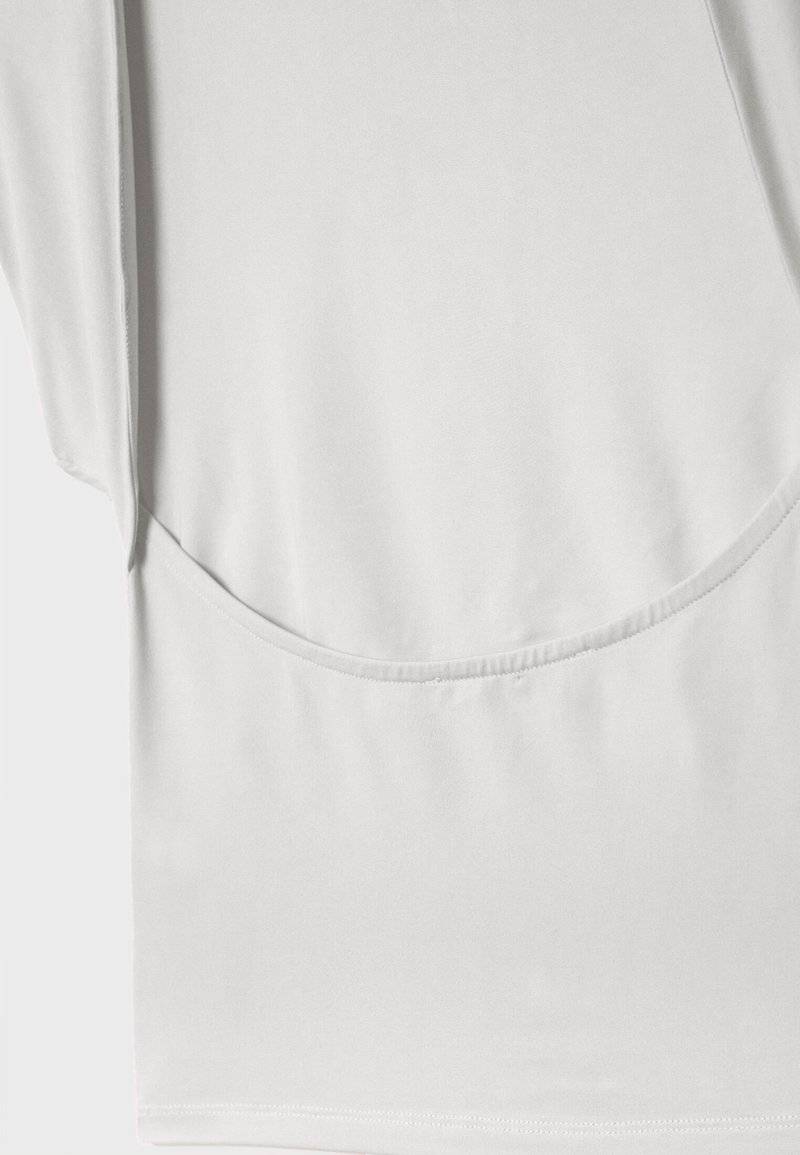 Stradivarius Stradivarius OPEN-BACK - Basic T-shirt - white Auslauf
