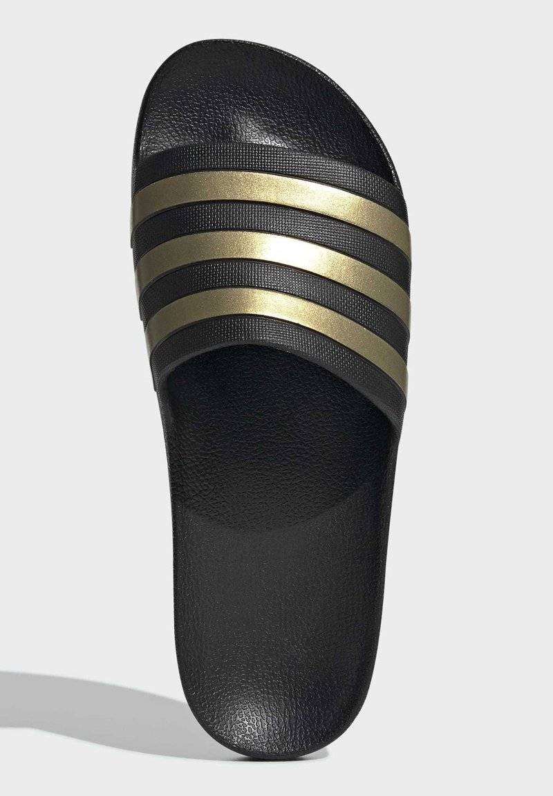 adidas Sportswear adidas Sportswear ADILETTE AQUA - Pool slides - core black gold met core black Black Friday