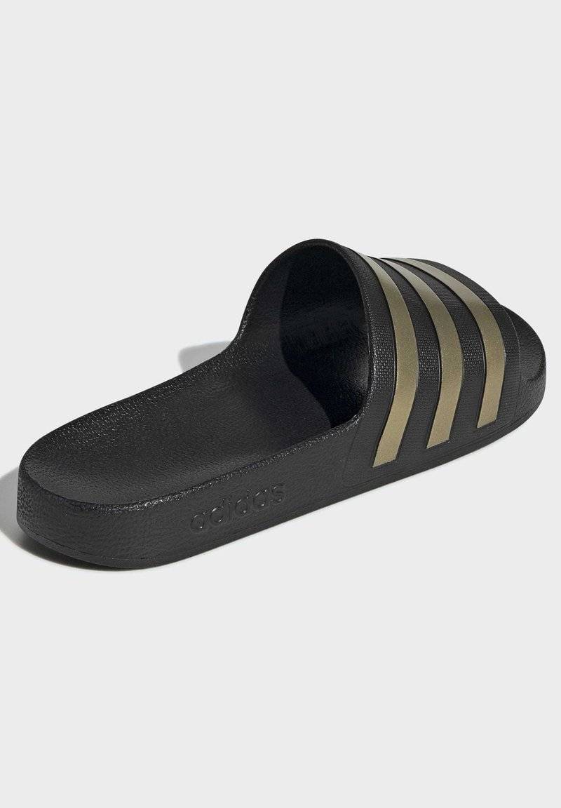 adidas Sportswear adidas Sportswear ADILETTE AQUA - Pool slides - core black gold met core black Black Friday