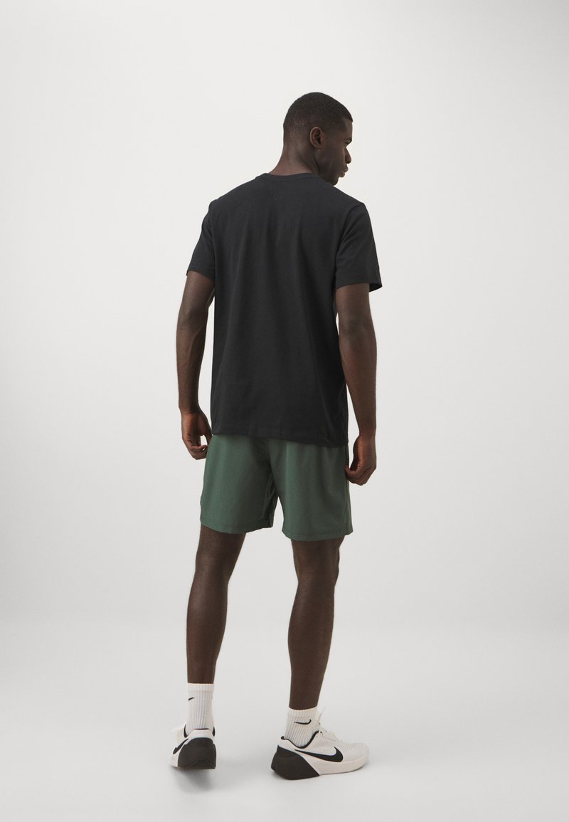 Nike Performance Nike Performance FORM SHORT - Sports shorts Exklusive Angebote