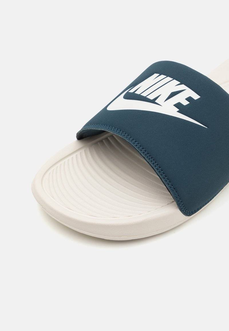 Nike Sportswear Nike Sportswear VICTORI ONE SLIDE - Pool slides Saisonale Angebote