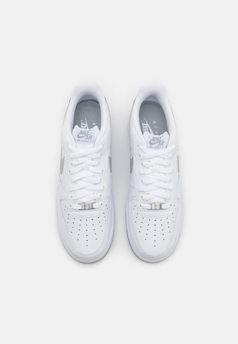 Nike Sportswear Nike Sportswear AIR FORCE 1 '07 - Trainers JETZT KAUFEN