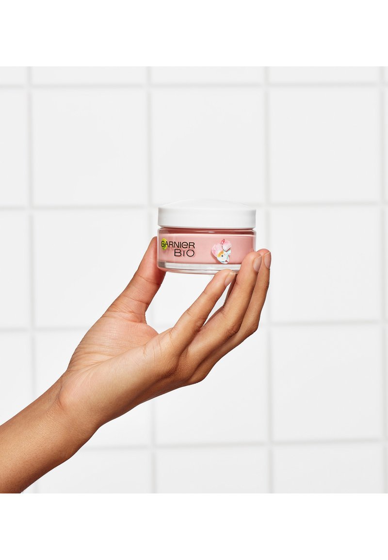 Garnier Garnier ORGANIC ROSY GLOW 3IN1 ROSÉ CREAM - Face cream Schlussverkauf