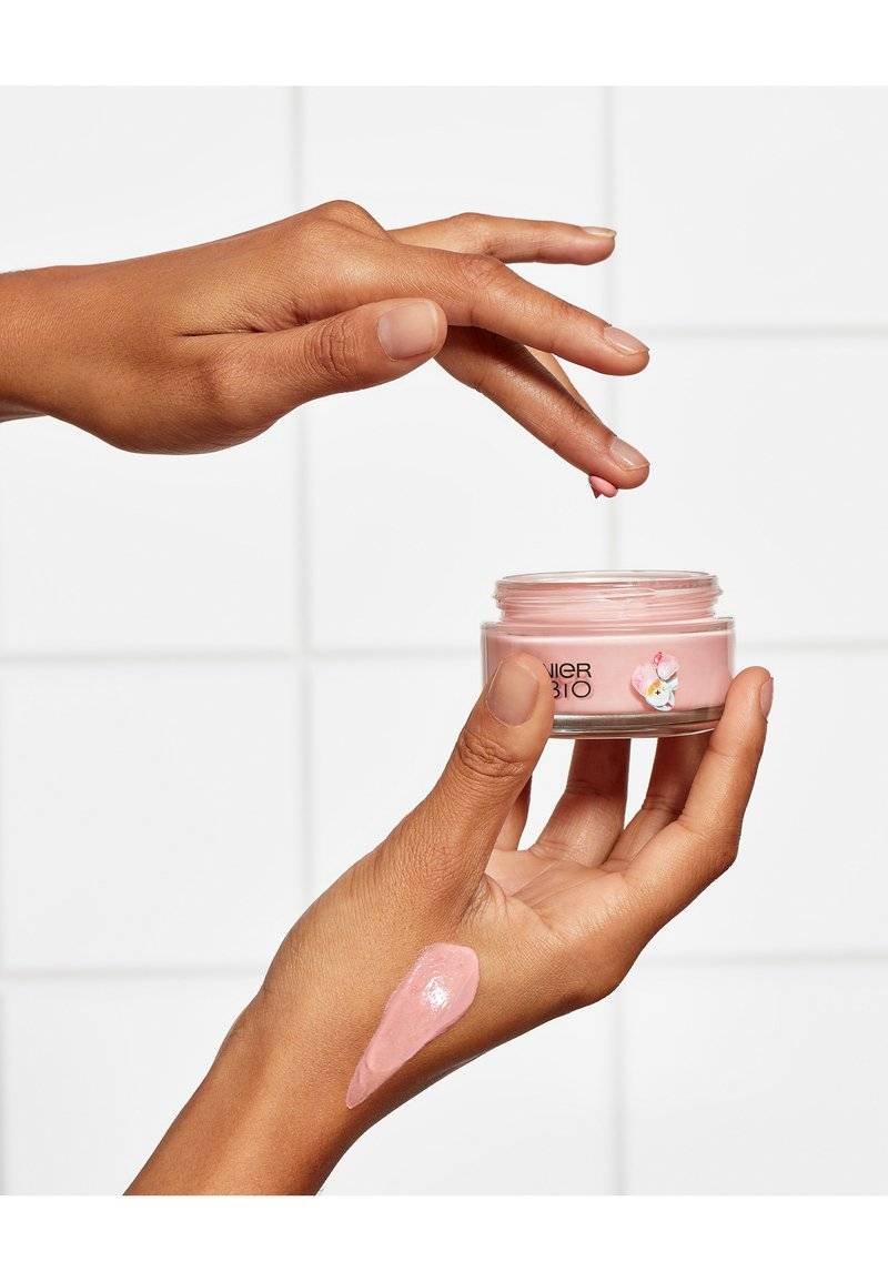 Garnier Garnier ORGANIC ROSY GLOW 3IN1 ROSÉ CREAM - Face cream Schlussverkauf
