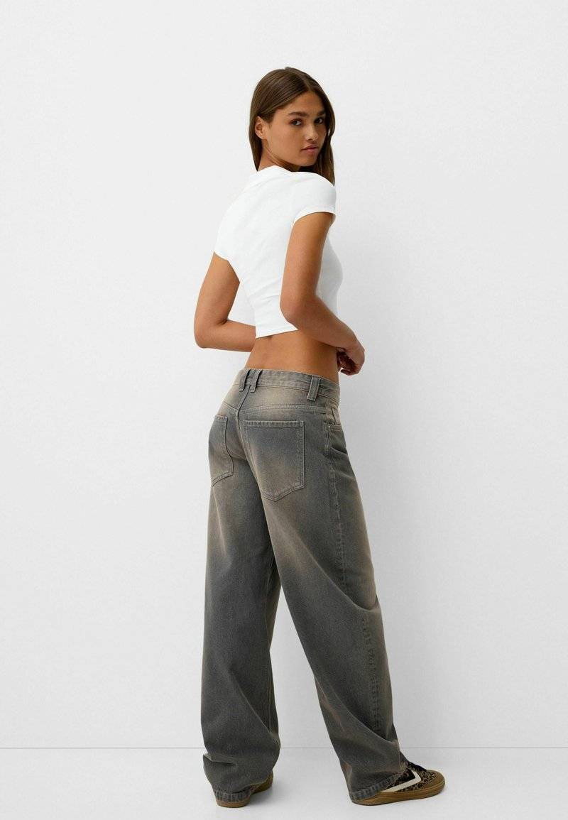 Bershka Bershka BALLOON FIT - Relaxed fit jeans - mottled dark grey Rabatt