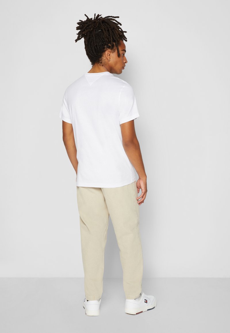 Tommy Jeans Tommy Jeans SLIM TEE - Basic T-shirt - classic white Top Angebot