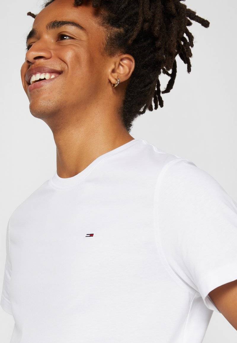 Tommy Jeans Tommy Jeans SLIM TEE - Basic T-shirt - classic white Top Angebot