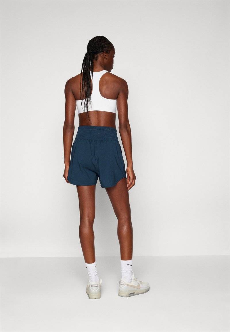 Nike Performance Nike Performance ONE - Sports shorts Riesige Ersparnisse