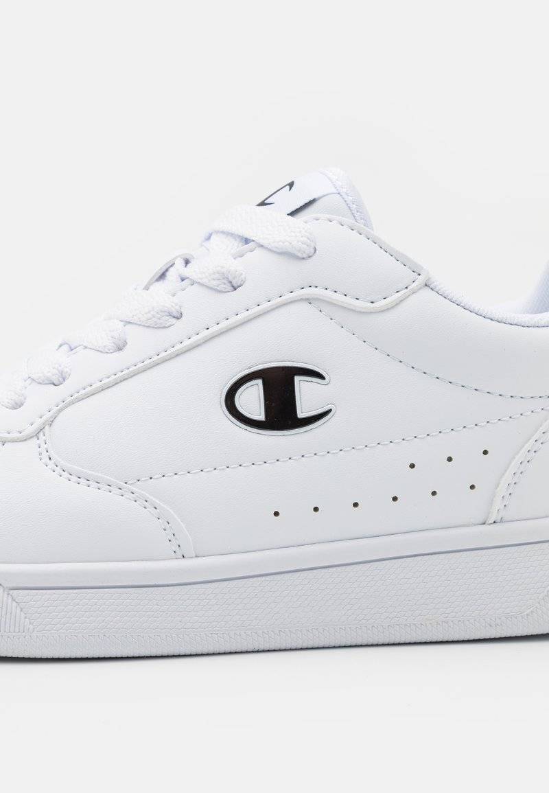 Champion Champion NEW COURT UNISEX - Training shoe - white Letzte 2 Tage