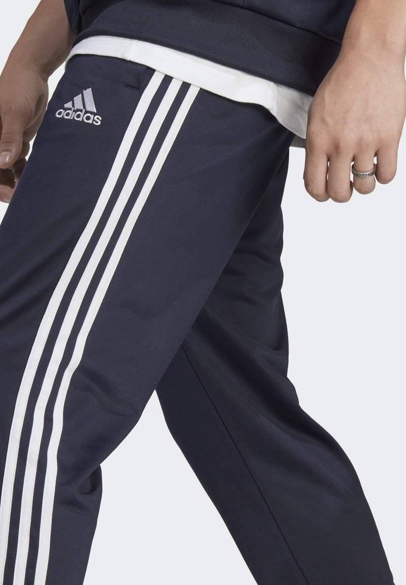 adidas Sportswear adidas Sportswear BASIC 3-STRIPES TRICOT TRACK SUIT - Tracksuit Letzter Tag