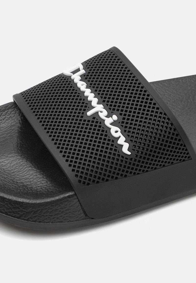 Champion Champion DAYTONA - Pool slides - black Sonderangebot der Fabrik