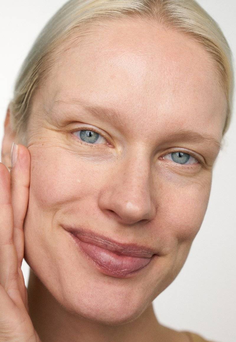 KIKO Milano KIKO Milano SMART HYDRASHOT STICK - Face cream Outlet