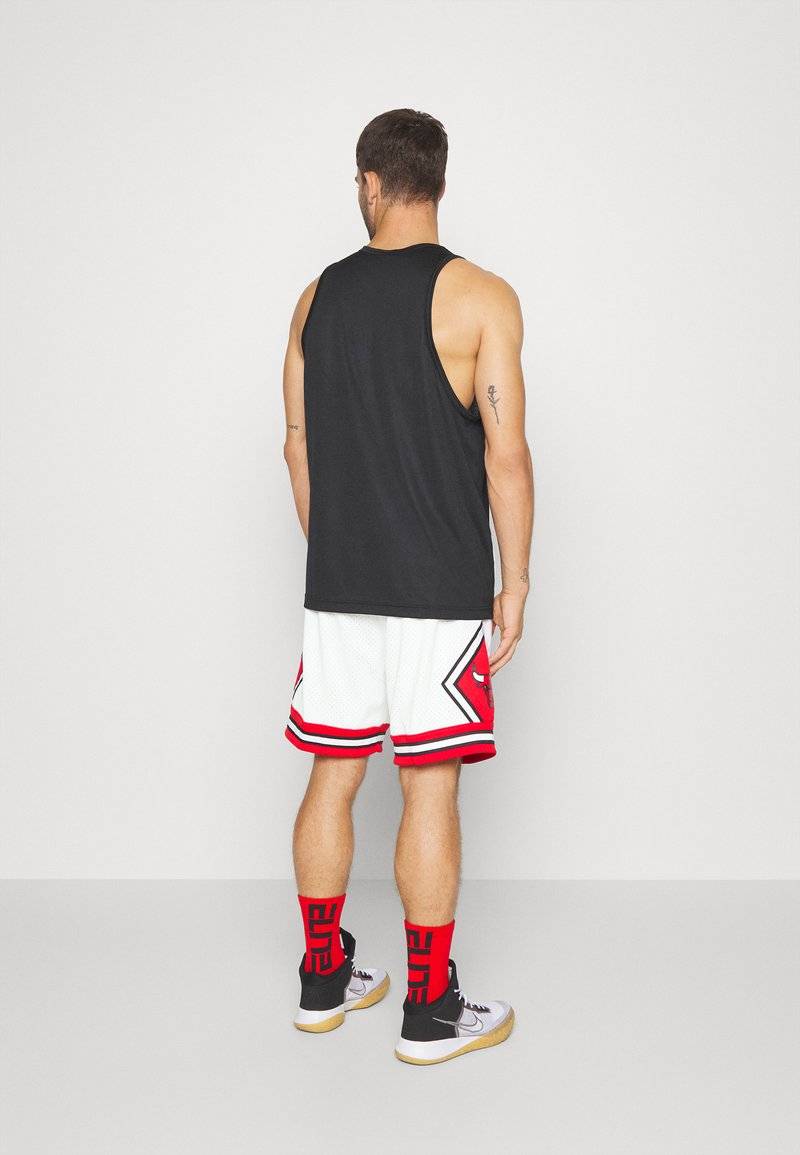 Mitchell & Ness Mitchell & Ness NBA CHICAGO BULLS SWINGMAN SHORT - Sports shorts - white Preisnachlass