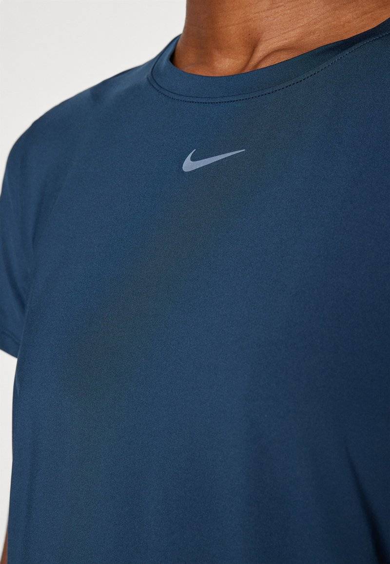 Nike Performance Nike Performance ONE CLASSIC TOP - Sports T-shirt Black Friday