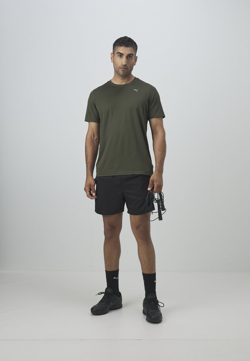 Puma Puma PERFORMANCE TEE - Sports T-shirt - dark olive Jubiläumsangebot