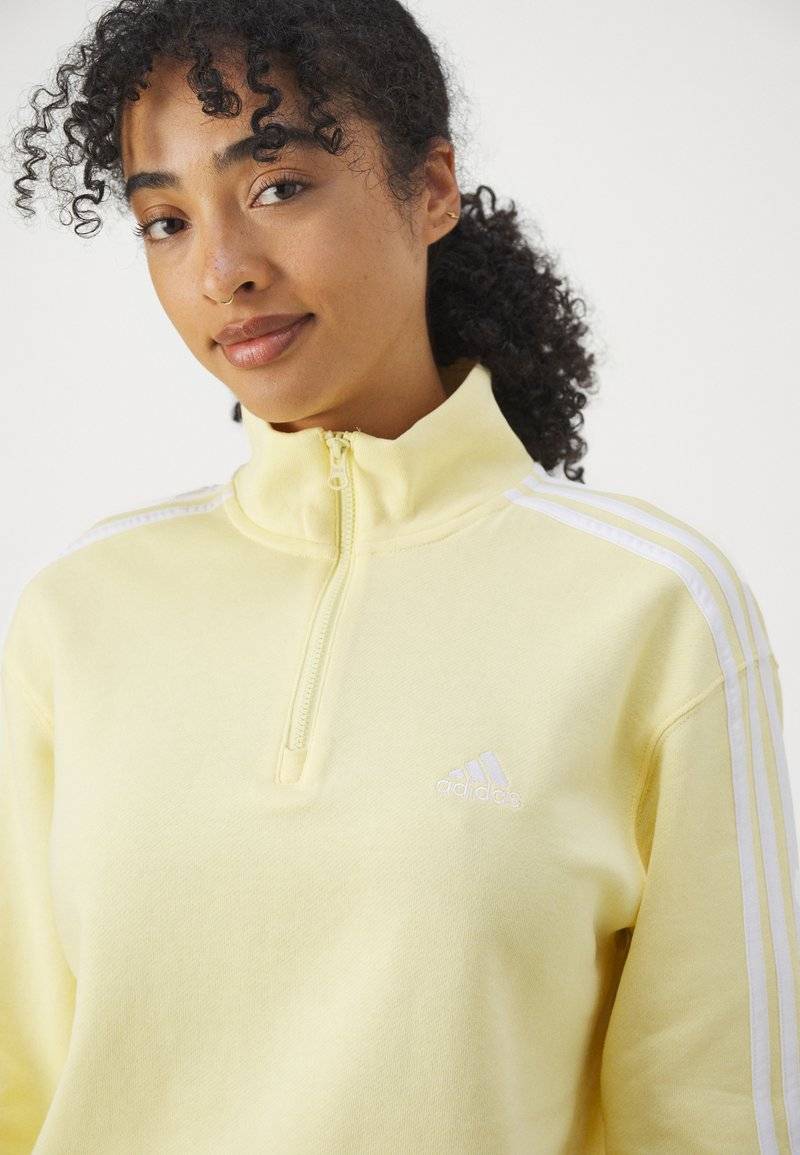 adidas Sportswear adidas Sportswear ESSENTIALS 3-STRIPES QUARTER ZIP - Sweatshirt - almost yellow Lagerräumung