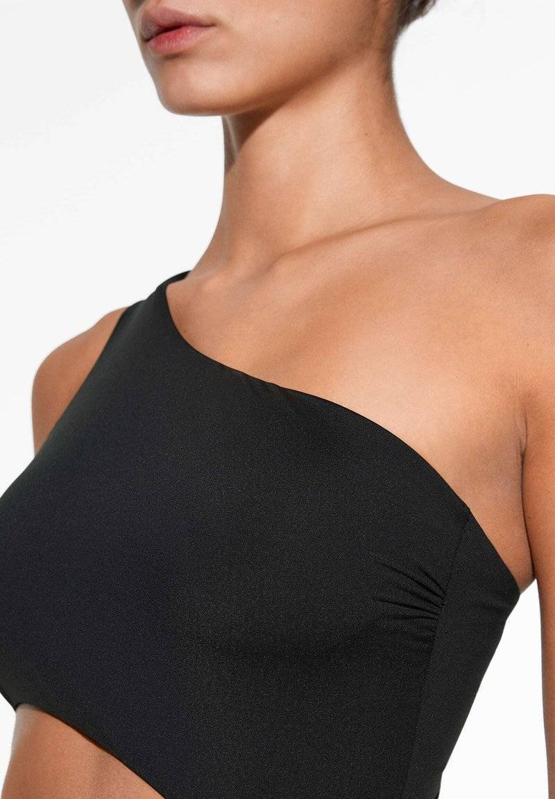 OYSHO OYSHO ASYMMETRIC - Swimsuit - black Zeitlich begrenztes Angebot