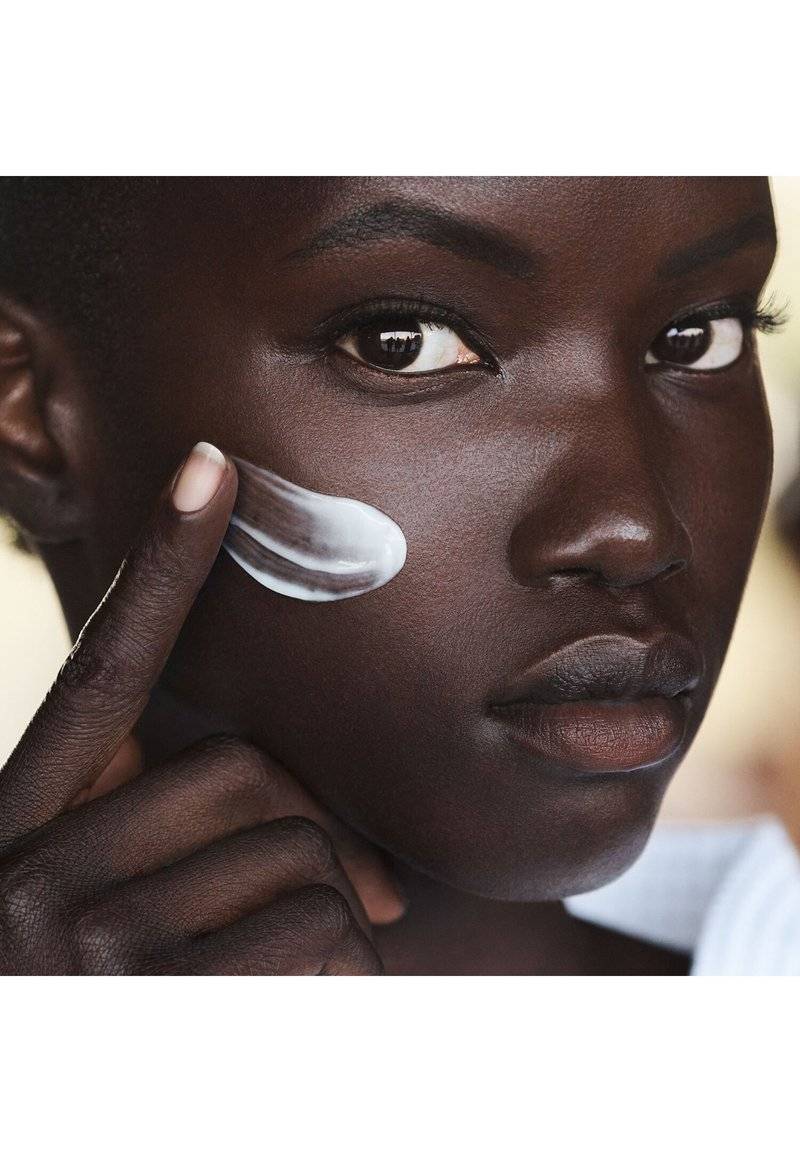 ESTÉE LAUDER ESTÉE LAUDER DAYWEAR MULTI-PROTECTION ANTI-OXIDANT 24H-MOISTURE CREME SPF15 FOR NORMAL/COMBINATION SKIN - Face cream Black Friday Preise