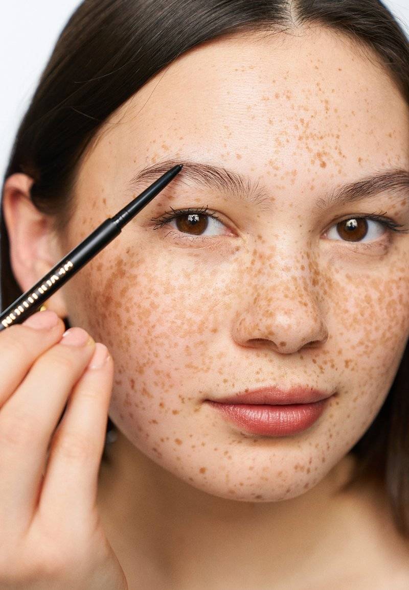 Makeup Revolution Makeup Revolution REVOLUTION PRECISE BROW PENCIL - Eyebrow pencil - dark brown Fabrikverkauf