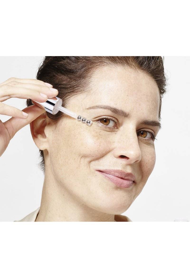 L'Oréal Paris Skin L'Oréal Paris Skin REVITALIFT FILLER AUGENSERUM - Eyecare Blitzverkäufe