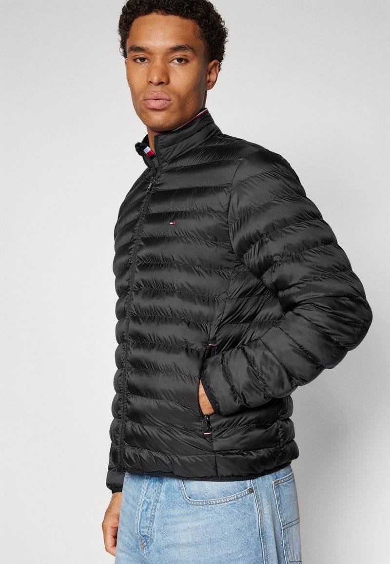 Tommy Hilfiger Tommy Hilfiger PACKABLE - Light jacket - black Muttertagsangebot