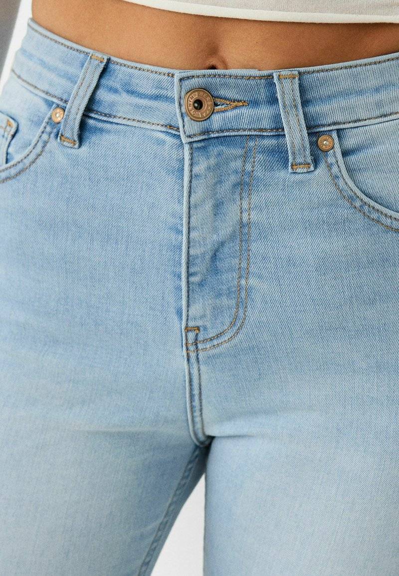Bershka Bershka SUPER - Jeans Skinny Fit - light blue Neueste Mode