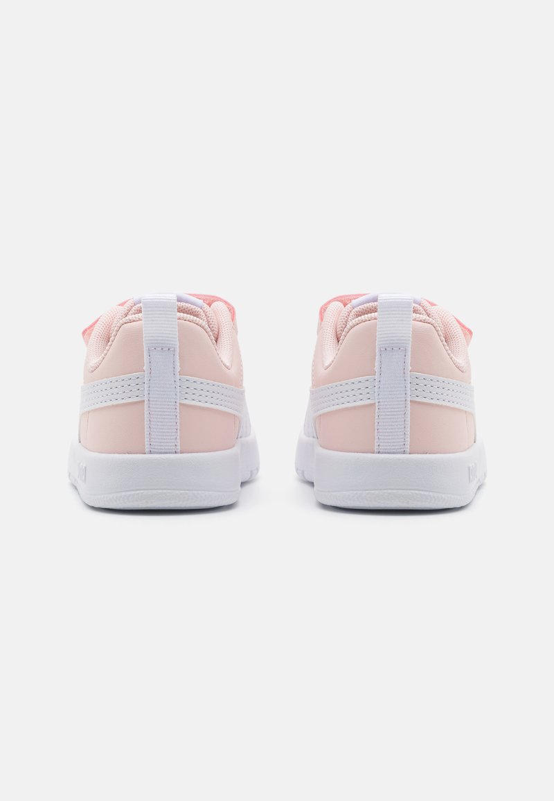 Puma Puma COURTFLEX V3 UNISEX - Walking trainers Zeitbegrenzte Promotion