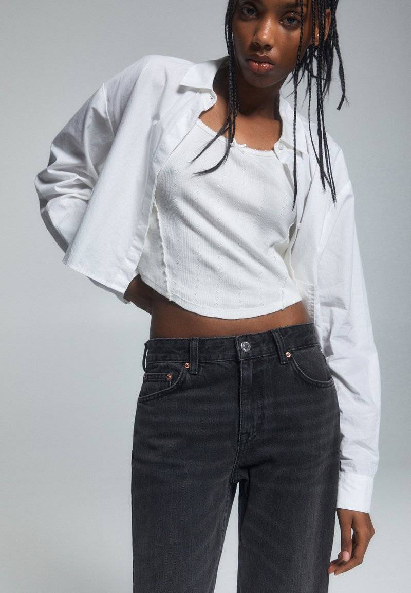 PULL&BEAR PULL&BEAR MID-WAIST - Straight leg jeans - black Kauf eins, bekomm eins gratis