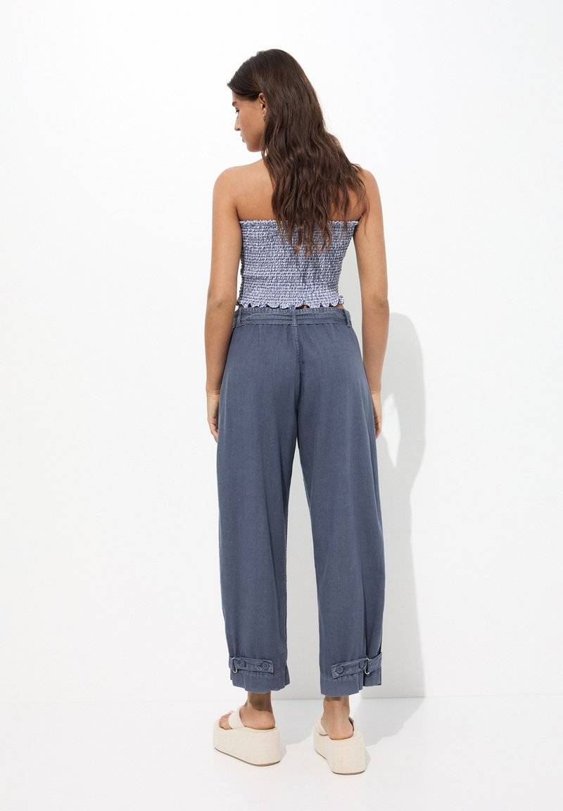 PULL&BEAR PULL&BEAR Trousers - blue Letzter Tag