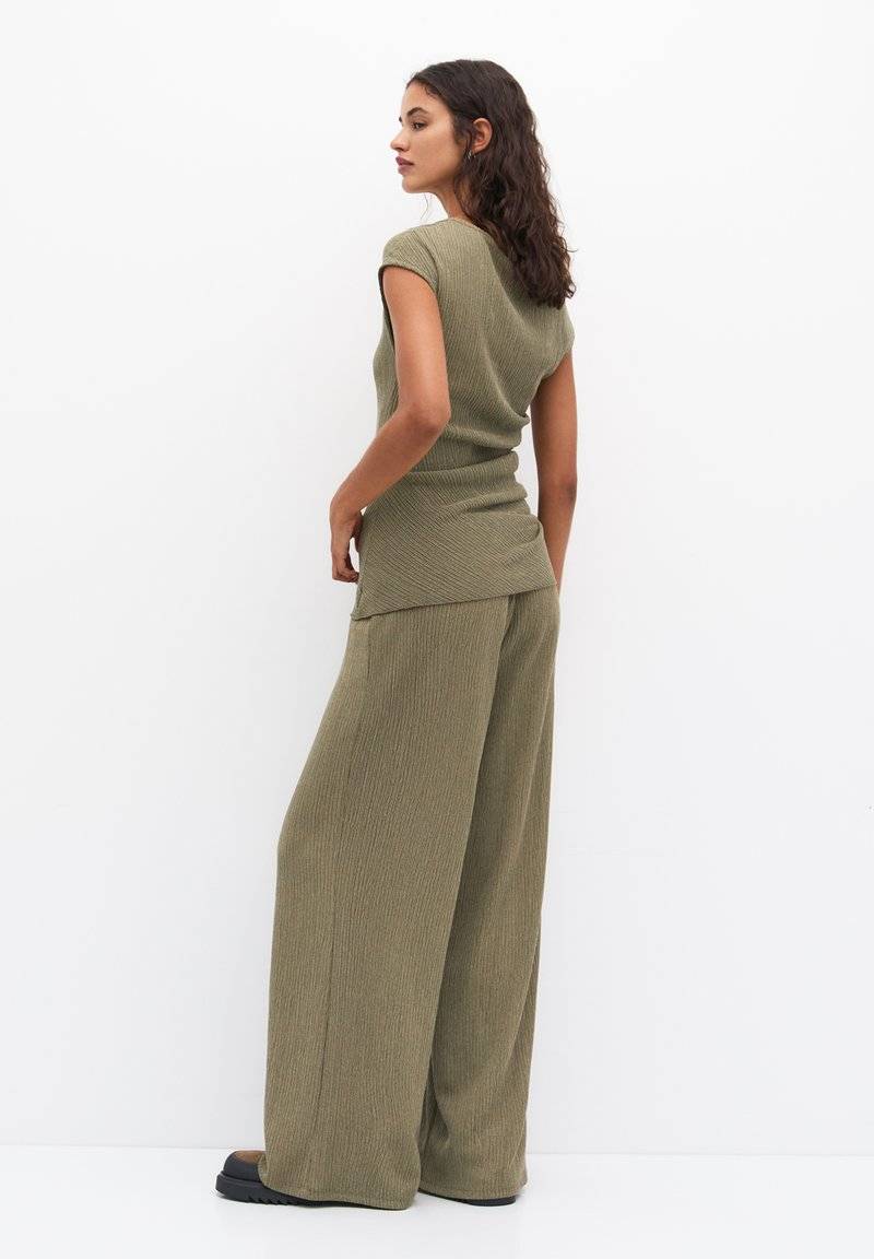 PULL&BEAR PULL&BEAR GATHERED SLEEVELESS - Blouse - khaki Zeitbegrenzte Promotion
