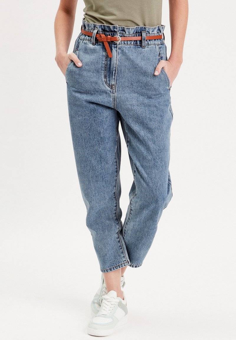 Cache Cache Cache Cache SLOUCHY-MIT GÜRTEL - Jeans Tapered Fit - denim stone Bis zu 55% Rabatt