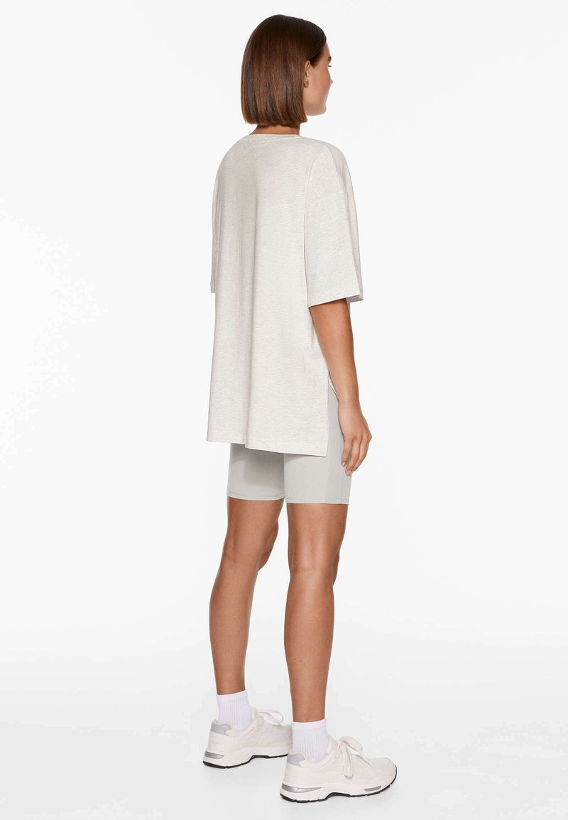 OYSHO OYSHO SHORT SLEEVE - Basic T-shirt - mottled light grey Fabrikpreis