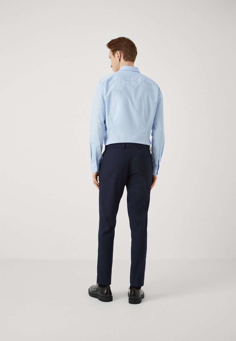 Isaac Dewhirst Isaac Dewhirst BASIC PLAIN SUIT SET - Suit - dark blue Zeitbegrenzte Promotion