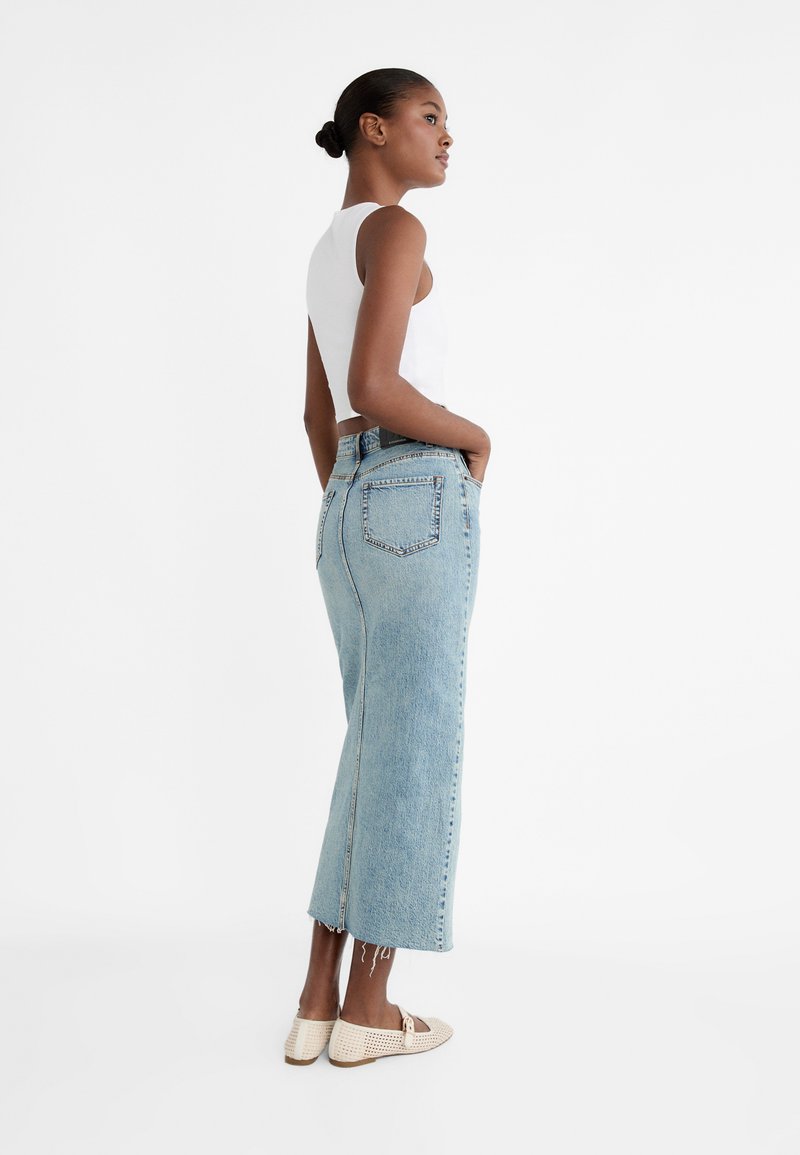 Stradivarius Stradivarius IM COMFORT-FIT - Maxi skirt - stone blue denim Bis zu 55% Rabatt