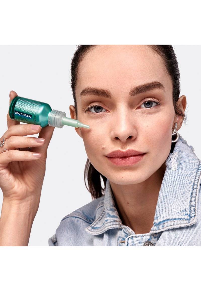 L'Oréal Paris Skin L'Oréal Paris Skin BRIGHT REVEAL DARK SPOT PEELING - Facial scrub & peel Meist gekauft
