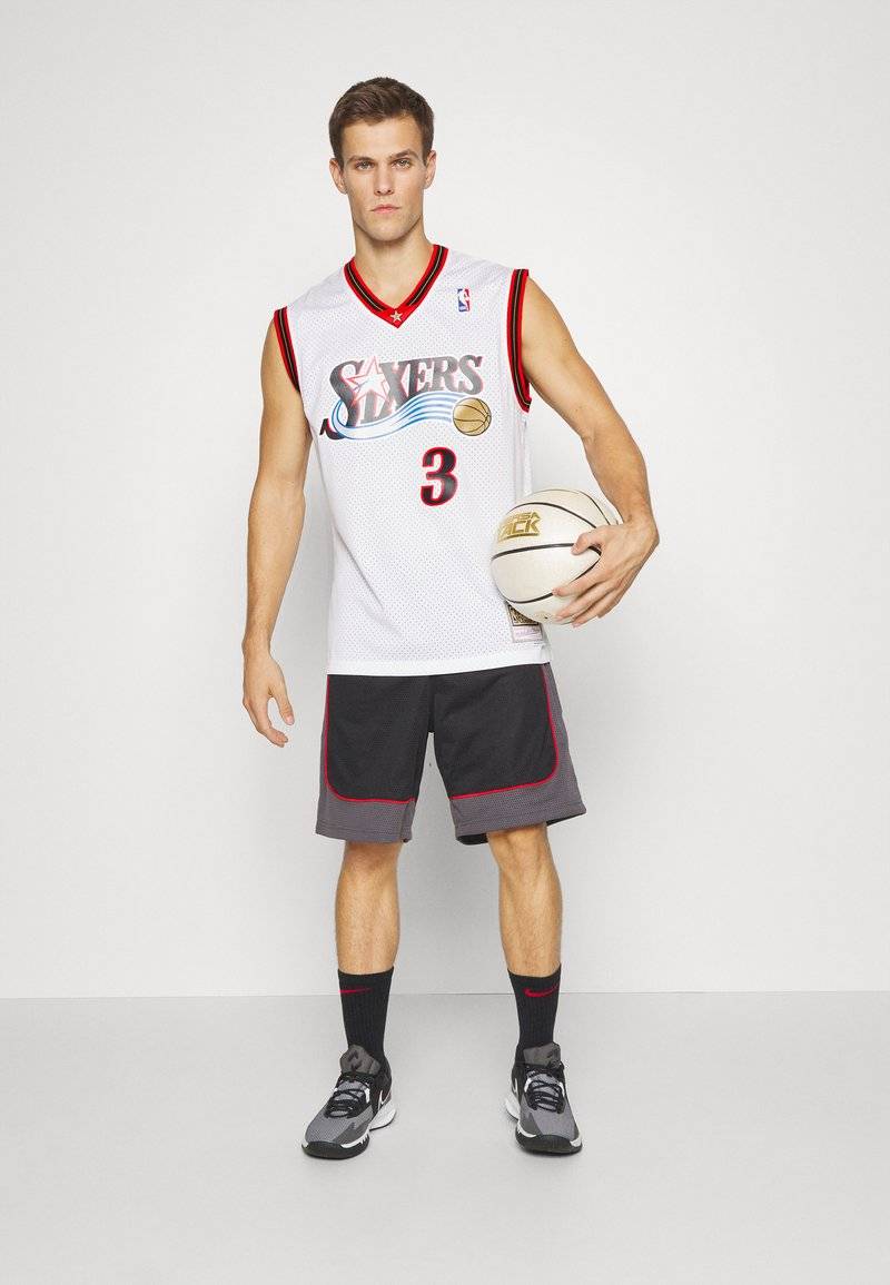 Mitchell & Ness Mitchell & Ness NBA ALLEN IVERSON PHILADELPHIA 76ERS SWINGMAN HOME - Club wear - white Vatertagsangebot