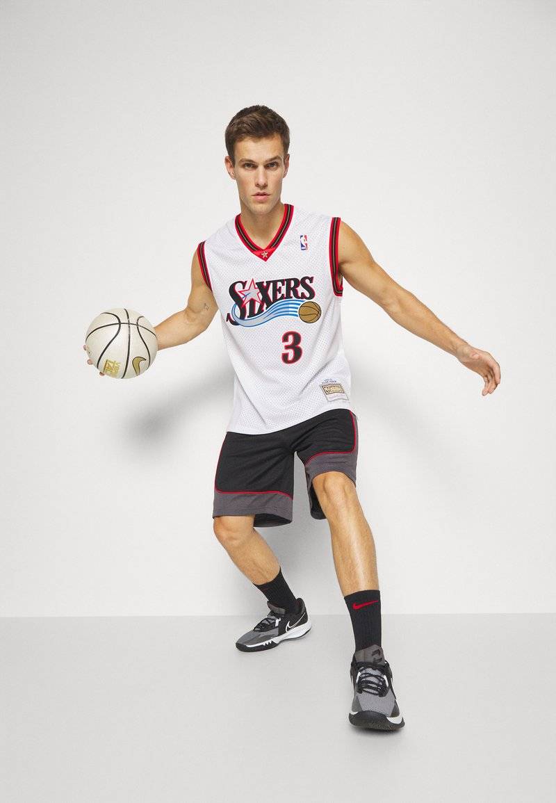 Mitchell & Ness Mitchell & Ness NBA ALLEN IVERSON PHILADELPHIA 76ERS SWINGMAN HOME - Club wear - white Vatertagsangebot