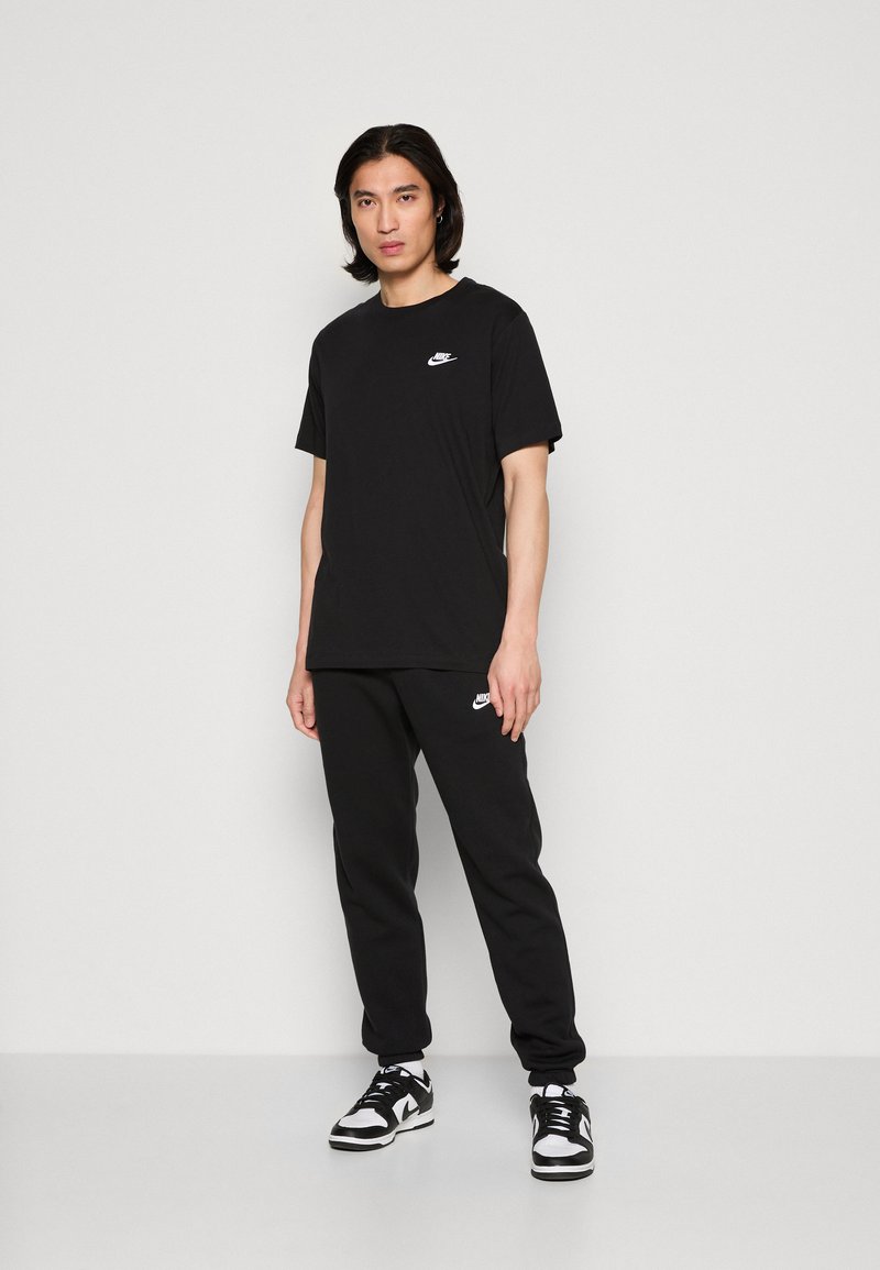 Nike Sportswear Nike Sportswear CLUB CF BB - Tracksuit bottoms - black Saisonale Angebote