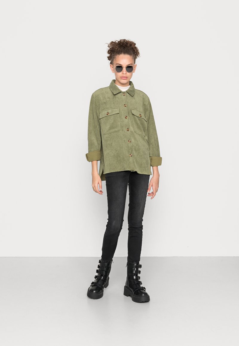Pieces Pieces PCEFFI - Button-down blouse - olivine Bis zu 50% Rabatt