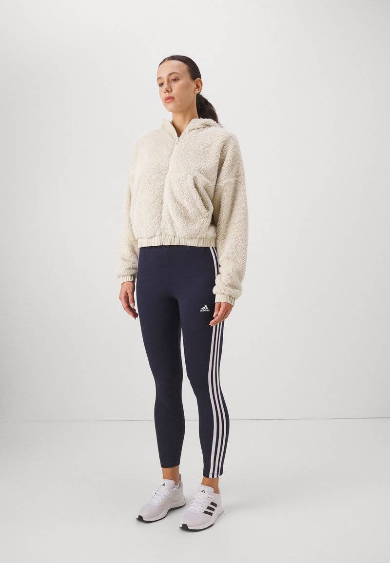 adidas Sportswear adidas Sportswear ESSENTIALS 3 STRIPES HIGH WAISTED - Leggings Nur noch ein Tag übrig