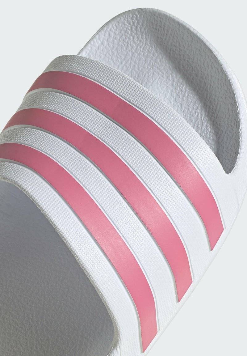 adidas Performance adidas Performance ADILETTE AQUA - Pool slides - white Kostenloser Versand international
