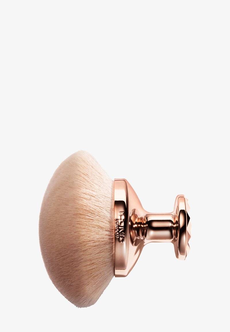 Iconic London Iconic London PRO PUFF BRUSH - Brush Outlet