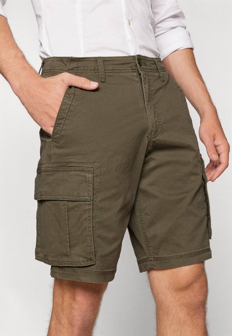 GAP GAP CARGO - Shorts - black moss Saisonale Angebote