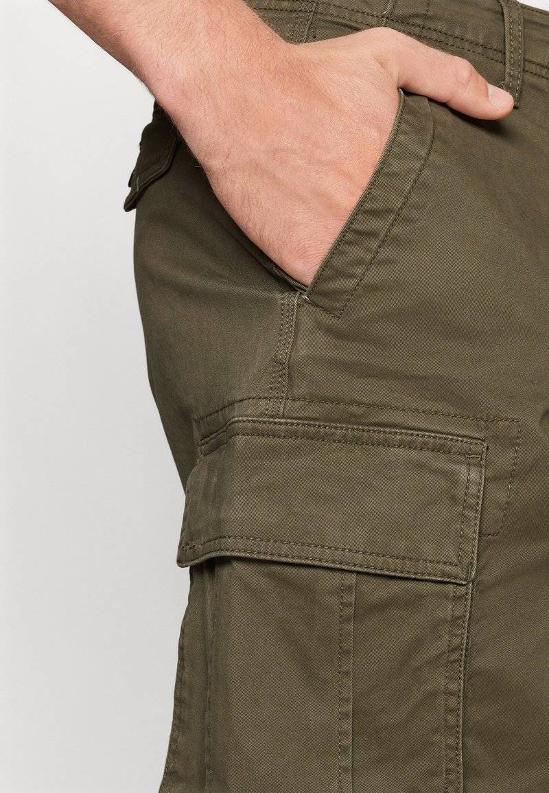 GAP GAP CARGO - Shorts - black moss Saisonale Angebote