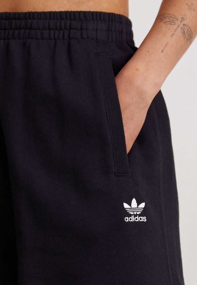 adidas Originals adidas Originals ESSENTIALS - Shorts - black Tägliche Deals