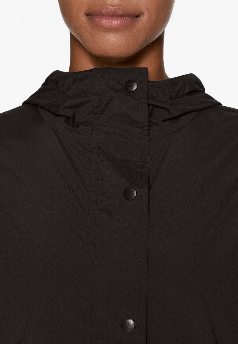 OYSHO OYSHO REPELLENT TECHNICAL - Windbreaker - black Letzter Tag
