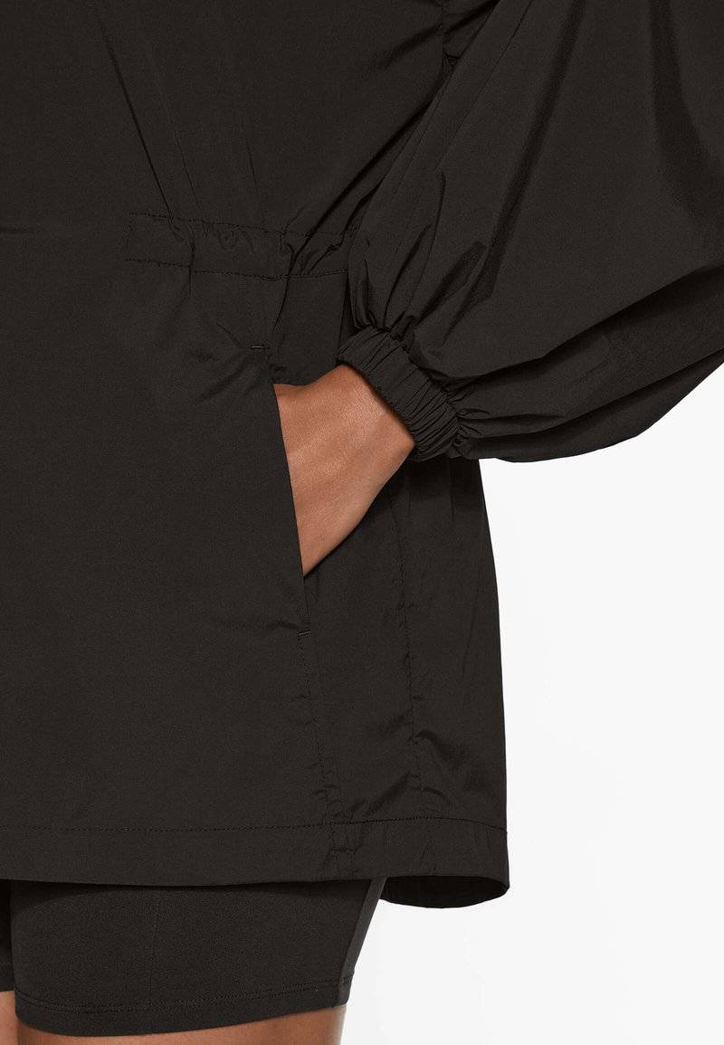 OYSHO OYSHO REPELLENT TECHNICAL - Windbreaker - black Letzter Tag