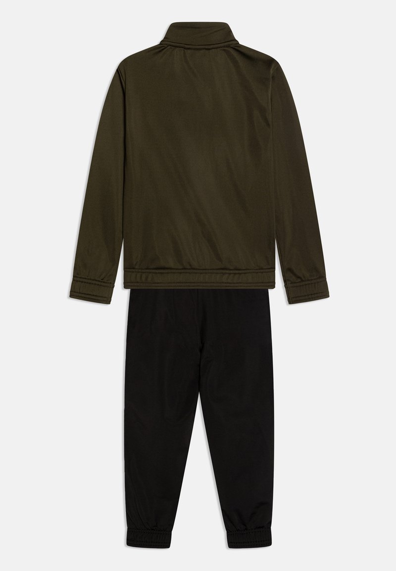 Puma Puma SUIT UNISEX SET - Tracksuit - dark olive Bis zu 65% Rabatt