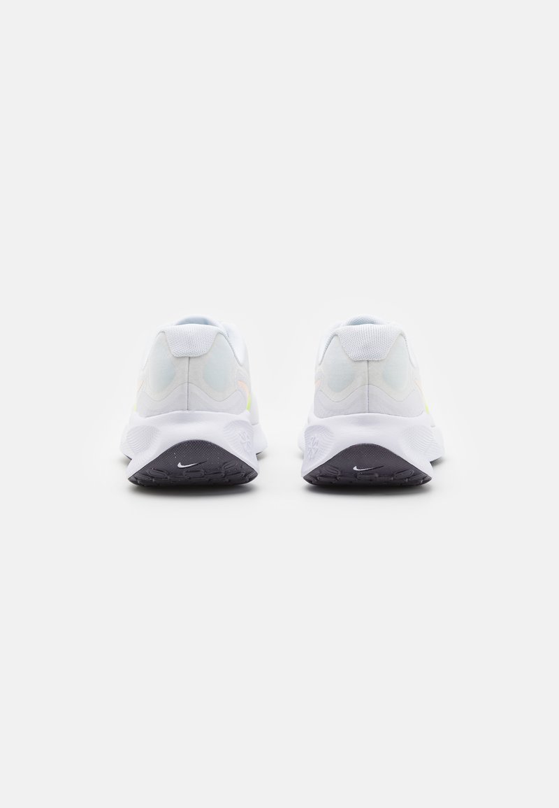 Nike Performance Nike Performance REVOLUTION 7 - Neutral running shoes Speichern exportieren